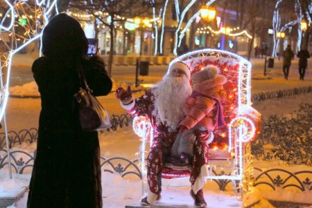 Дерибасовская и Горсад уже готовы к новогодним и рождественским праздникам (фоторепортаж) 