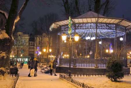 Дерибасовская и Горсад уже готовы к новогодним и рождественским праздникам (фоторепортаж) 