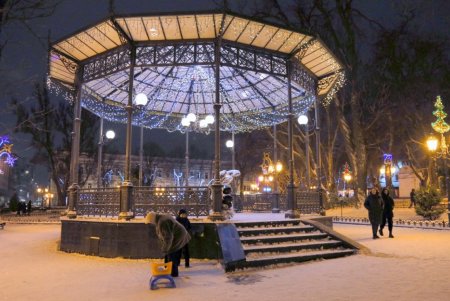 Дерибасовская и Горсад уже готовы к новогодним и рождественским праздникам (фоторепортаж) 
