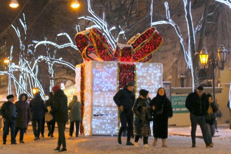 Дерибасовская и Горсад уже готовы к новогодним и рождественским праздникам (фоторепортаж) 
