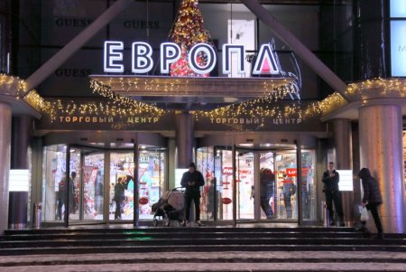 Дерибасовская и Горсад уже готовы к новогодним и рождественским праздникам (фоторепортаж) 