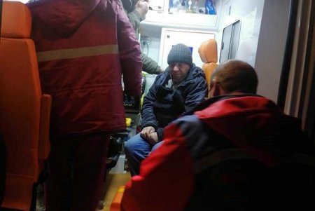 Напился и уснул на скамейке: в Черноморске от переохлаждения спасли горожанина (фото)