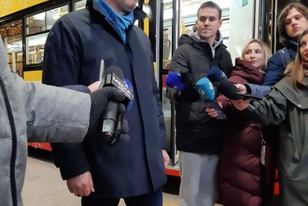 Перед новогодними праздниками в Одессе выпустили юбилейный трамвай (фото)