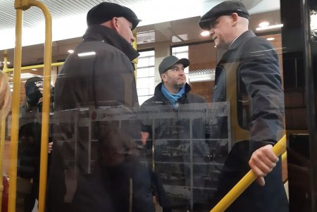 Перед новогодними праздниками в Одессе выпустили юбилейный трамвай (фото)