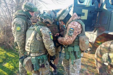 Морские пехотинцы успешно отбили «захваченный» противником аэродром (фото)