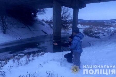 Жителей Одесской области предупреждают об опасности замерзших водоемов (фото)