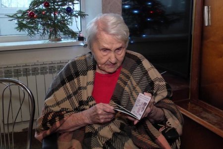 104-летняя одесситка сделала вторую прививку от коронавируса (фото)