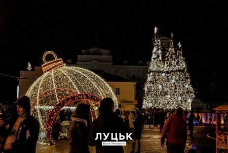 Главная елка Одессы поборется за звание самого красивого новогоднего дерева Украины (фото)