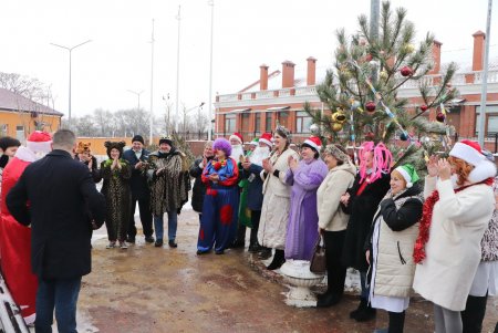Медикам опорных больниц города вручили новогодние подарки (фото)
