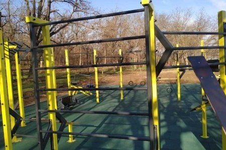 В районе пляжей «Ланжерон» и «Отрада» открыли спортивные площадки с новыми тренажерами (фото)