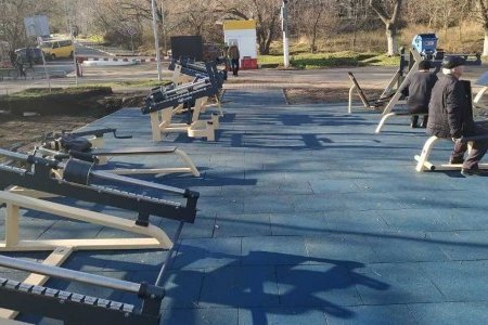 В районе пляжей «Ланжерон» и «Отрада» открыли спортивные площадки с новыми тренажерами (фото)