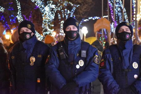 На Рождество более двух тысяч полицейских и нацгвардейцев будут охранять порядок в храмах и местах массовых мероприятий региона (фото)