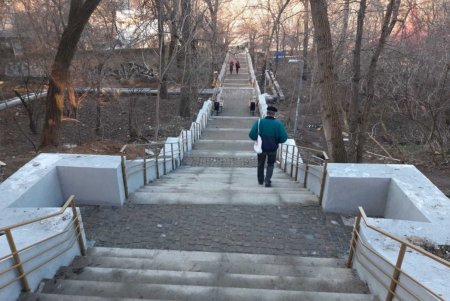 На Молдаванке капитально отремонтировали две лестницы (фото)