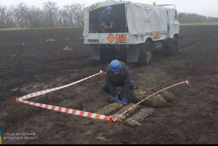Под Одессой спасатели обнаружили 33 взрывоопасных предмета времен Второй мировой войны (фото)