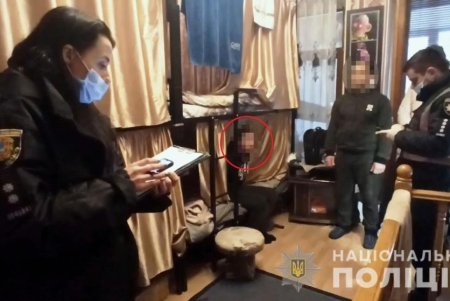 В Одессе мужчина ограбил пункт продажи лотерейных билетов, распылив в лицо продавщицы газовый баллончик (фото, видео)