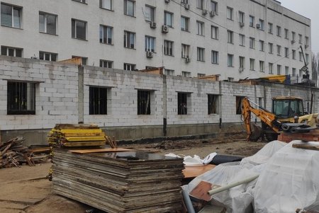 В Суворовском районе модернизируют детскую больницу №3: сейчас ведется отделка старого помещения (фото)