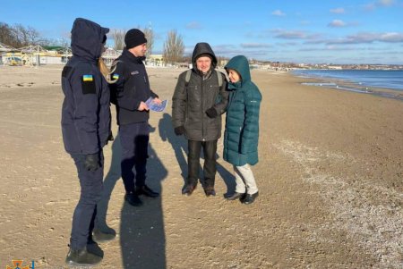 Спасатели напомнили жителям Суворовского района правила безопасного купания при праздновании Крещения