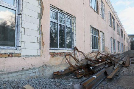 В инфекционной больнице активно ведется реконструкция детского отделения за счет городского бюджета (фото)