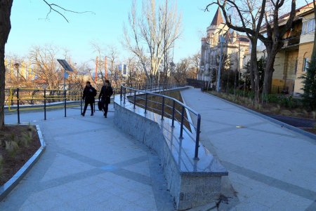 Одесситы и гости города уже могут прогуляться по обновленному бульвару Жванецкого (фоторепортаж) 