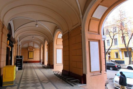 Здание одесского Главпочтамта - архитектурное  украшение улицы Садовой (фоторепортаж)