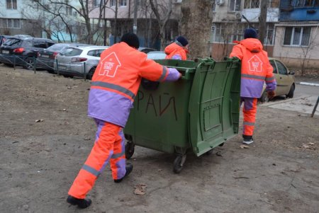 Уборка одесских дворов и межквартальных проездов начнет проводиться в новом комплексном формате (фото, видео)