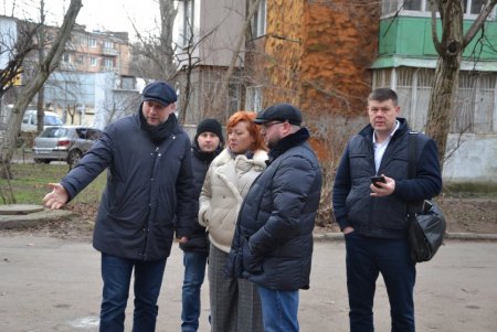 Уборка одесских дворов и межквартальных проездов начнет проводиться в новом комплексном формате (фото, видео)