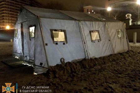 В местах крещенских купаний спасатели развернули три палатки (фото)