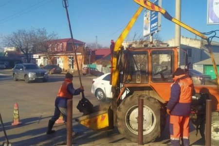 Очищают дождеприемники сегодня на трех локациях города (фото)