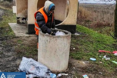 Дорожники поддерживают в рабочем состоянии транспортную сеть Одесского региона