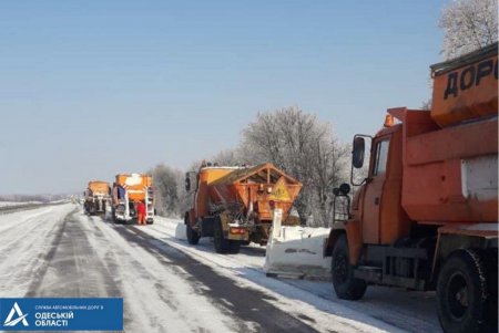 Дорожники поддерживают в рабочем состоянии транспортную сеть Одесского региона