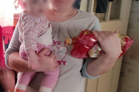 Полицейские региона при сложных погодных условиях помогают одиноким пенсионерам, людям с инвалидностью и многодетным семьям (фото)