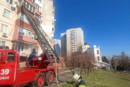 В Южном загорелся балкон, а в Степановской ОТГ горел камыш (фото)