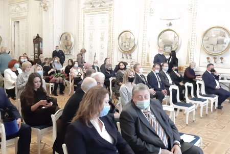 В честь Дня Соборности Украины в Одессе наградили госслужащих, а также деятелей различных сфер (фото)