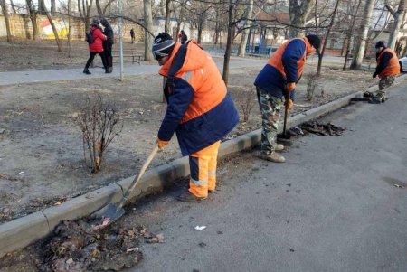 В течение недели коммунальщики наводили порядок на городских улицах (фото)