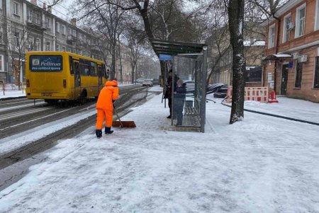 Коммунальщики Одессы активно борются с последствиями непогоды (фото)