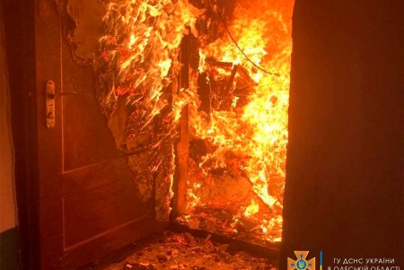 В Черноморске на пожаре спасли человека (фото)