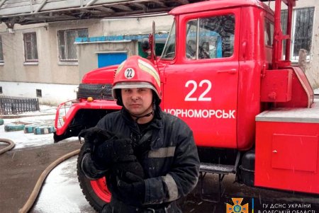 В Черноморске на пожаре спасли человека (фото)