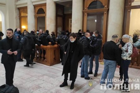 Полицейские расследуют обстоятельства конфликта в Одесском городском совете (фото)
