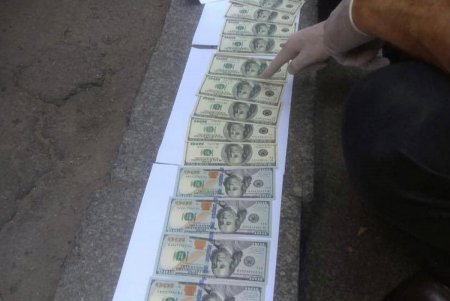Сотрудники госэкоинспекции требовали от владельца одесского кафе-бара 1500 долларов взамен штрафа за нарушения (фото)
