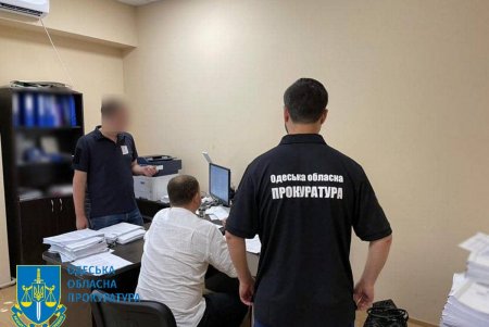 Сотрудники госэкоинспекции требовали от владельца одесского кафе-бара 1500 долларов взамен штрафа за нарушения (фото)