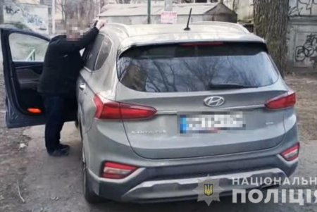 В Приморском районе мужчина похитил дорогую иномарку, чтобы потребовать у владельца выкуп (фото, видео)