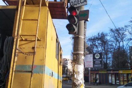 В Киевском районе установили новые дорожные знаки и организовали дополнительные полосы движения
