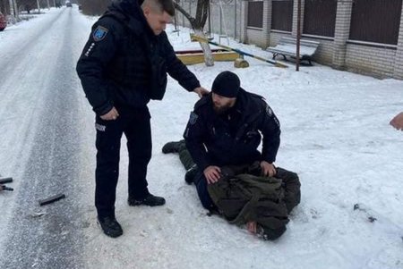 Сбежавшего военнослужащего, который убил и ранил людей, задержали (фото, обновлено)