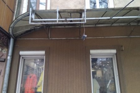 В Одессе демонтируют размещенные с нарушениями рекламные конструкции и вывески (фото)