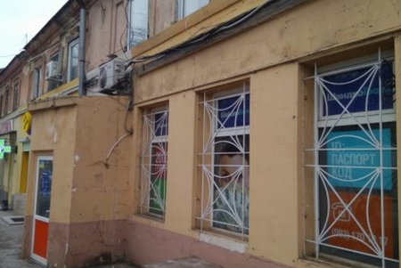 В Одессе демонтируют размещенные с нарушениями рекламные конструкции и вывески (фото)
