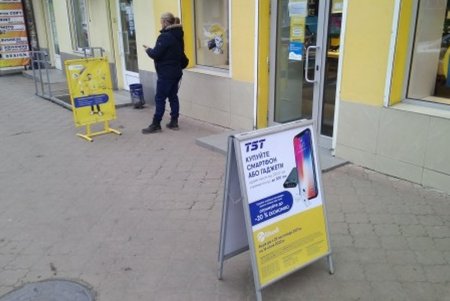 В Одессе демонтируют размещенные с нарушениями рекламные конструкции и вывески (фото)
