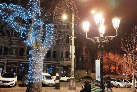 В городе модернизируют уличное освещение: за прошлый год заменили 669 электроопор и 3704 светильника (фото)