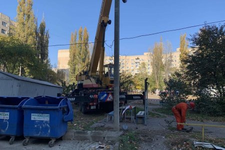 В городе модернизируют уличное освещение: за прошлый год заменили 669 электроопор и 3704 светильника (фото)