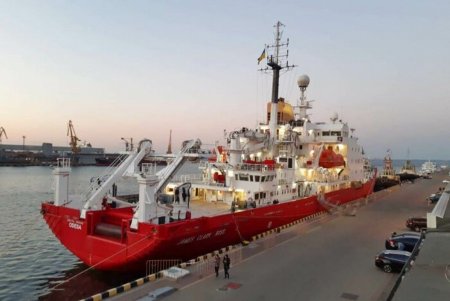 Ледокол «Ноосфера», отправившийся в рейс из Одессы, проведет исследование изменений океана у берегов Антарктиды