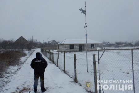 Житель Белгорода-Днестровского установил на фонарных столбах видеокамеры, а чтобы их не украли, оснастил муляжами гранат (фото)